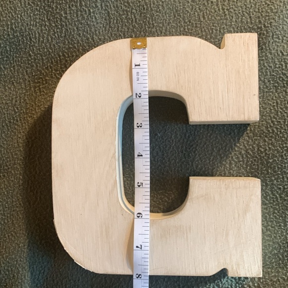 Design Styles wood distressed cream color letter “C”. Approximately 7” x 8” - Picture 3 of 9